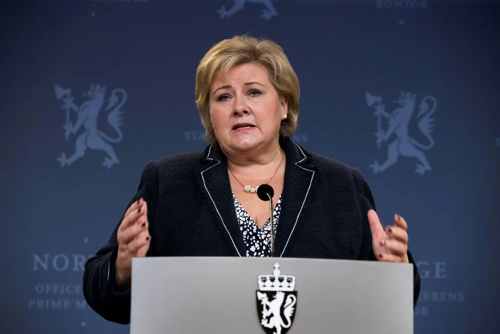 Statsminister Erna Solberg (H) kommenterer KrF sitt valg om hvilke retning de ønsker å gå fredag ettermiddag.