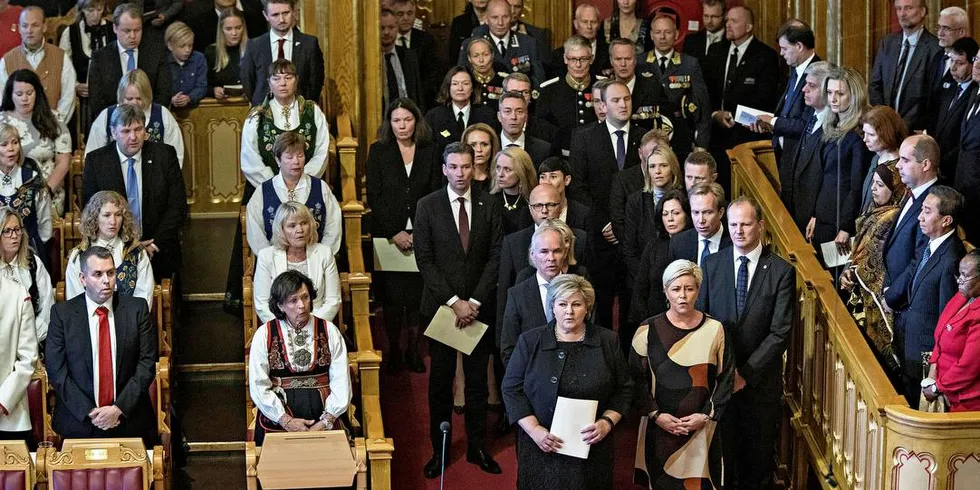 ÅPNING: Regjeringen med Erna Solberg og Siv Jensen i spissen ved Åpninget av Stortinget 2017.