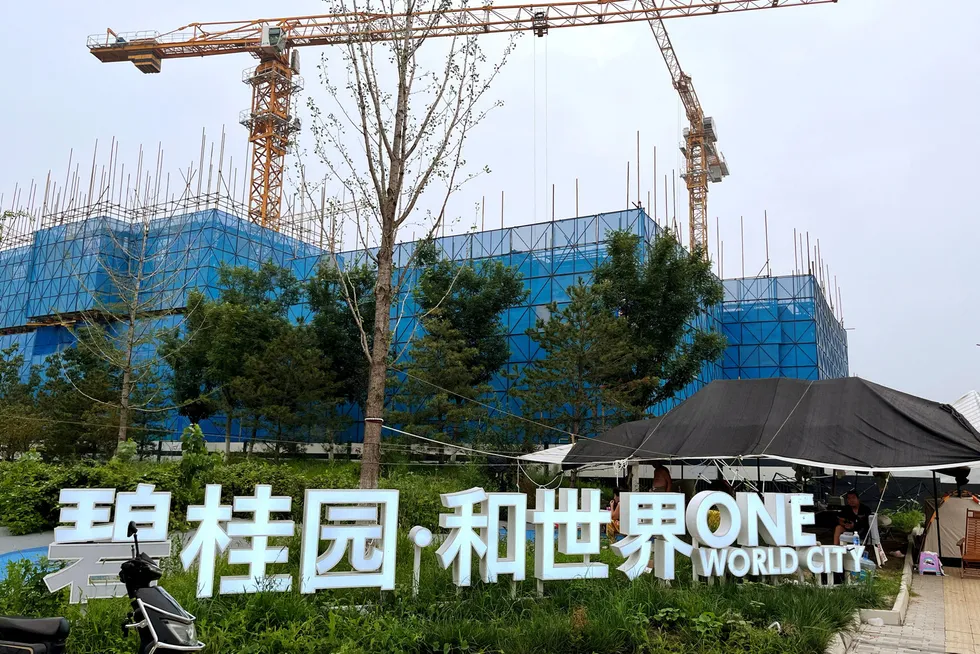 Det kinesiske eiendomsselskapet Country Garden har store problemer. Det er frykt for at dette skal spre seg til den kinesiske økonomien. her fra et nytt prosjekt i Beijing.