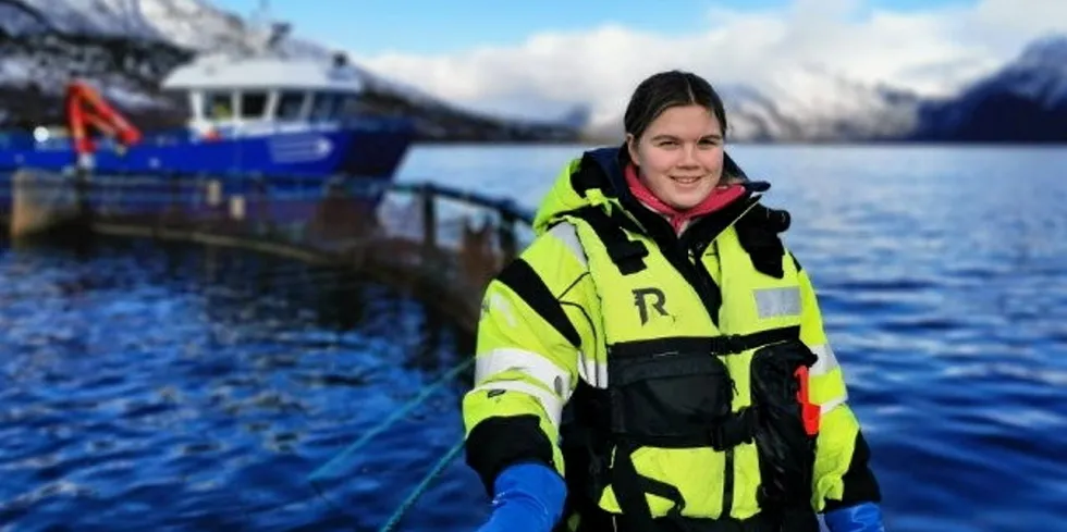 Røkter Marthe Øijord (19) har et ønske om at ungdom skal bli værende lokalt.