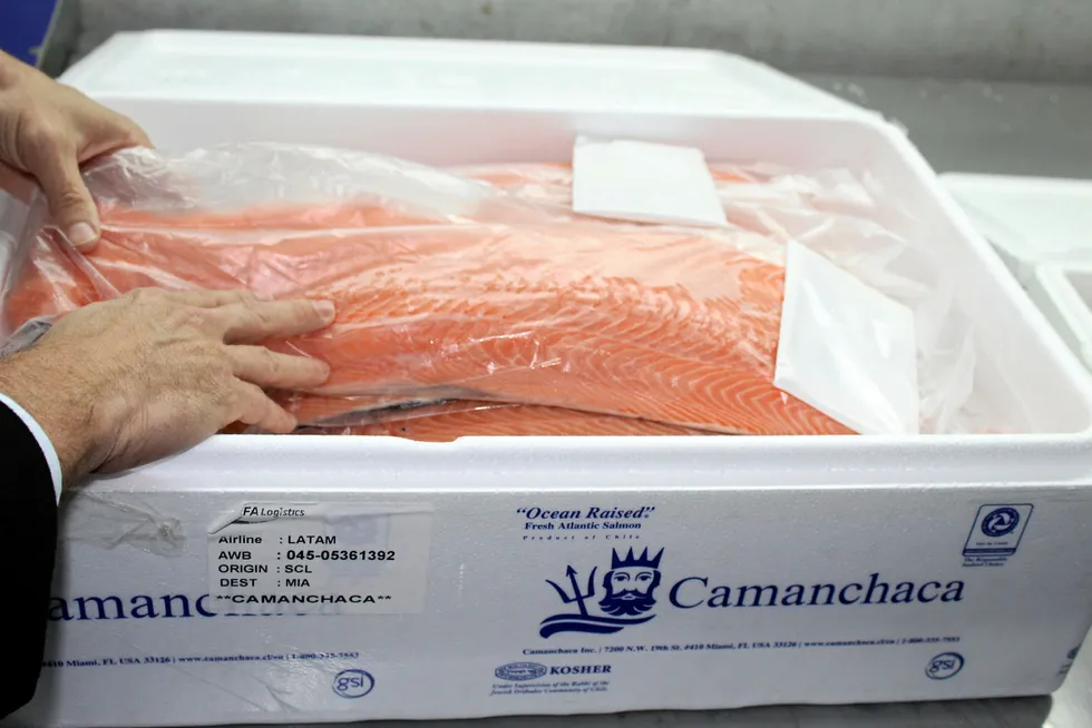Camanchaca salmon box to Miami.