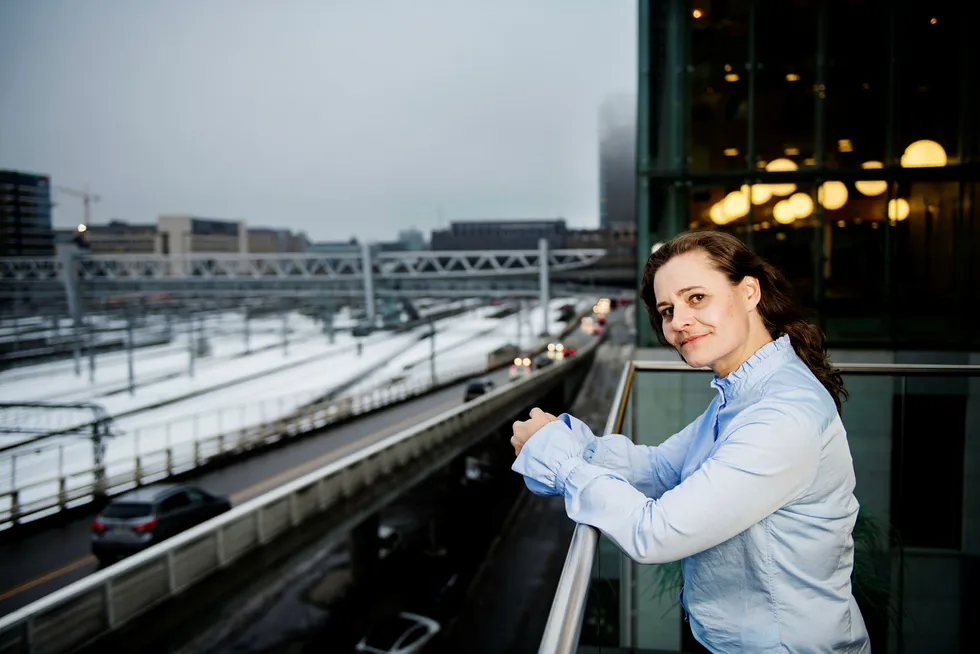 Kommunikasjonsrådgiver Gina Scholz i NSB vil ikke ødelegge tv-seernes OL-sendinger med reklameavbrudd for togselskapet. Foto: Fartein Rudjord