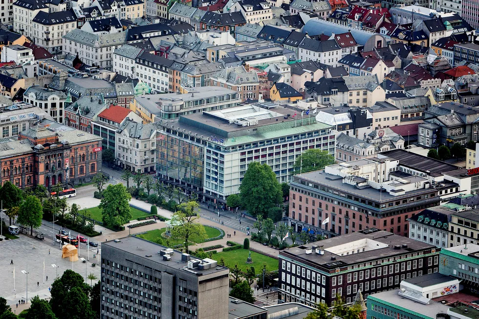 Eierne av Hotel Norge i Bergen krangler med hotellkjeden Rezidor om et sluttoppgjør på 35 millioner kroner. Foto: Eivind Senneset