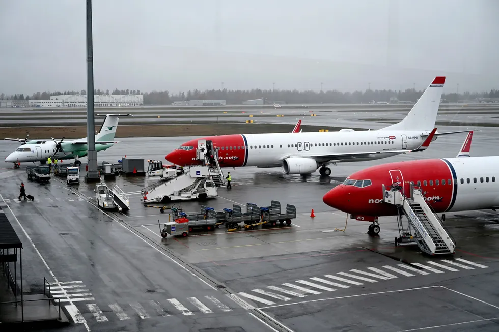 Har stupt i mai: Flyselskapet Norwegian gjør det litt bedre mandag, etter en elendig måned på børs.