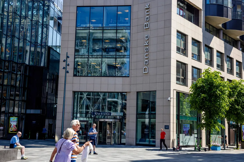 Danske Banks lokaler på Aker Brygge i Oslo. Nå forsvinner også folk herfra til konkurrenten Sparebank 1 SMN.