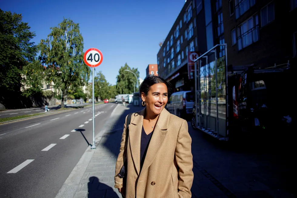 Nora Ibrahim (29) er produsent for NRKs ungdomsserie «17». Fra 1. oktober tar hun også over som konstituert leder av NRK P3s tv-redaksjon etter Håkon Moslet (45), som flytter over til nyhetene.