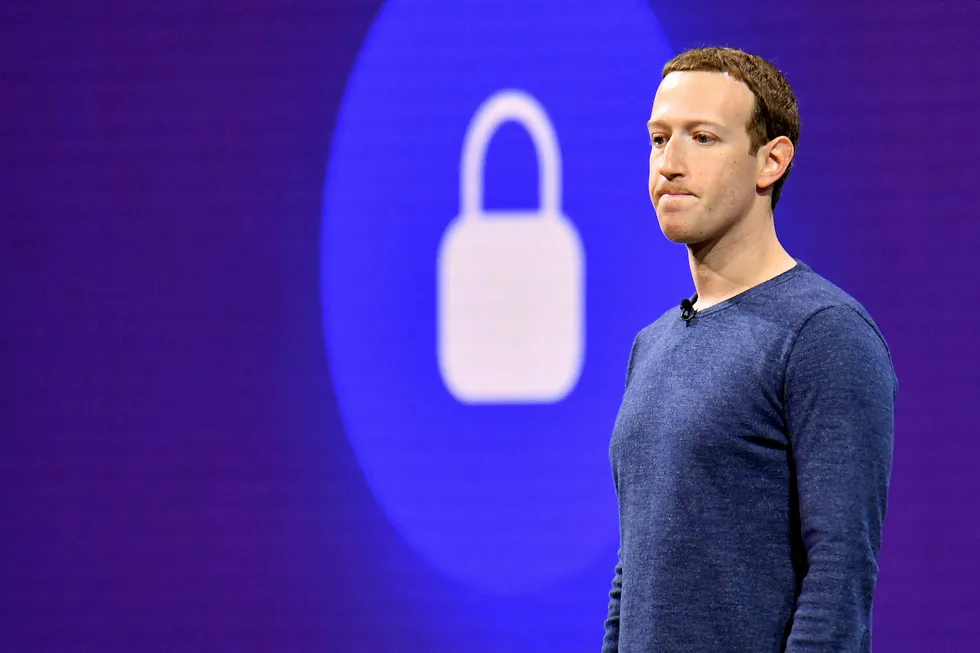 Lot aksjemarkedet konsernsjef Mark Zuckerberg og Facebook svi fordi selskapet ønsker å forbedre seg og unngå skandaler i fremtiden, spør Kjersti Løken Stavrum. Foto: Josh Edelson/AFP NTB Scanpix