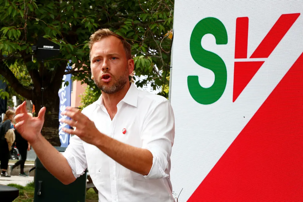 SV-leder Audun Lysbakken kom med en konkret utfordring til statsminister Erna Solberg (H) i Arendal: Å forhindre at 1.200 arbeidsplasser forsvinner.