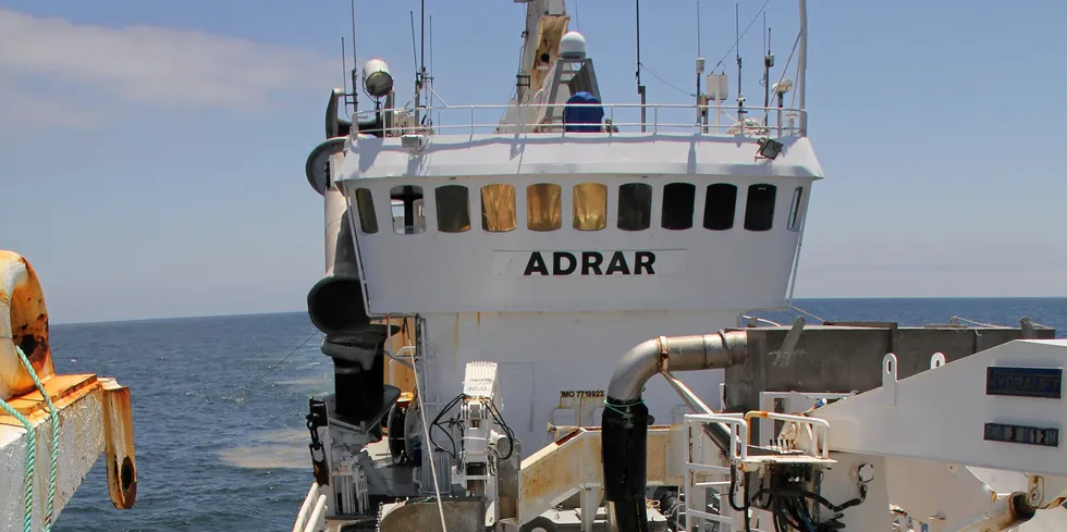 Den gamle 60-meter lange tråleren «Adrar», tidligere «Bømmelbas» ble beskyldt for rovfiske utenfor Dakhla i Vest-Sahara i 2013, et land som er okkupert av Marokko.
