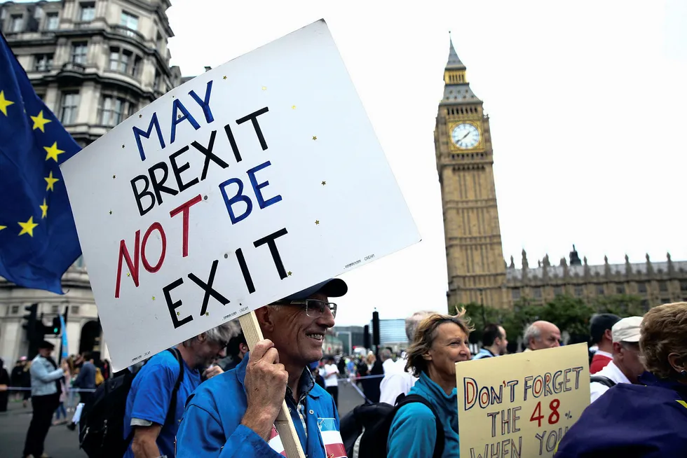 Brexit-motstandere fotografert i London i september. Foto: JUSTIN TALLIS/Afp/NTB scanpix