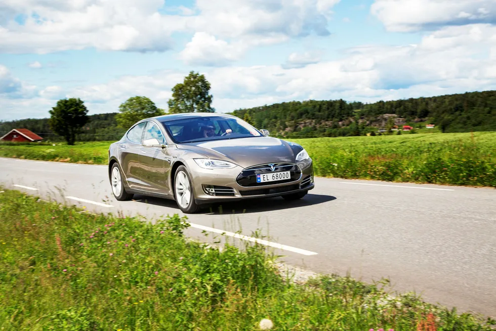 Tesla Model S kommer nå kun som bakhjulsdriftversjonen 75, og firehjulsdriftversjonene 75D, 100D og P100D. Foto: Hege Hegle