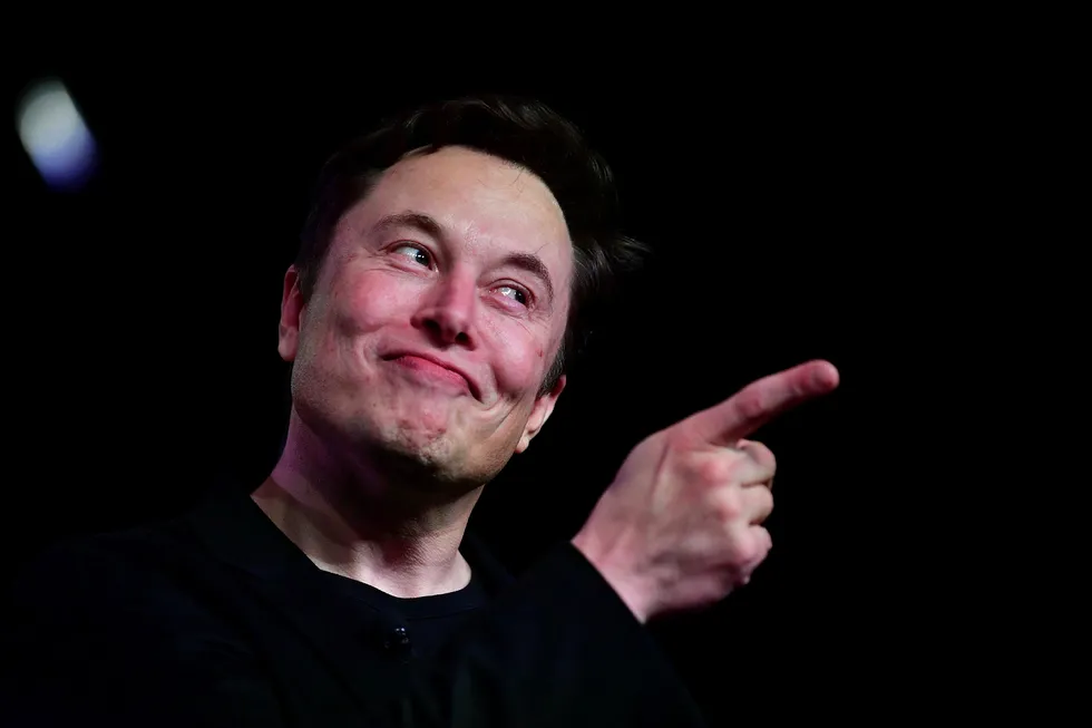 Elon Musk, sjef i Tesla og SpaceX, har laget en raplåt.