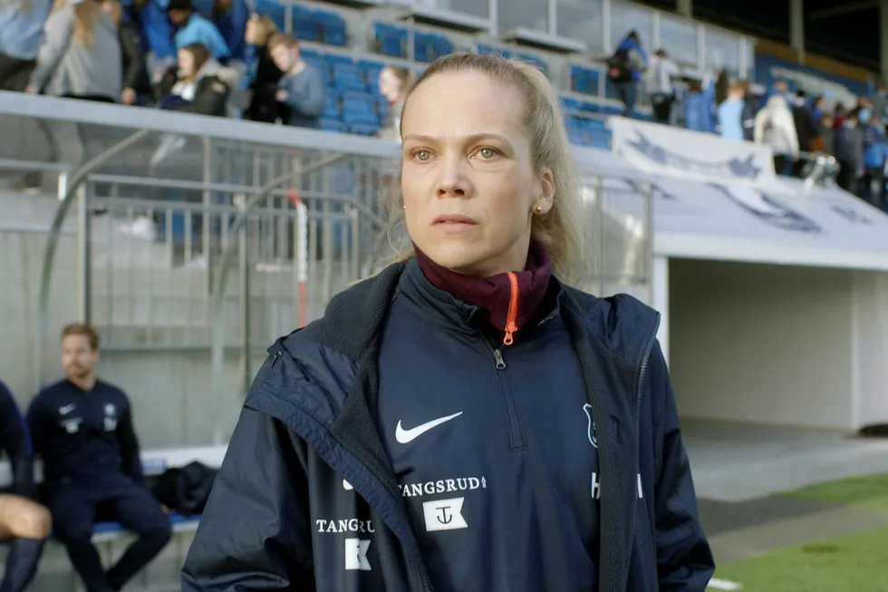 Norges filmforbund har opplyst at en streik blant annet kan ramme NRK-suksessen «Heimebane», som er i gang med innspilling av seriens andre sesong. Her er Ane Dahl Torp i rollen som Helena Mikkelsen.