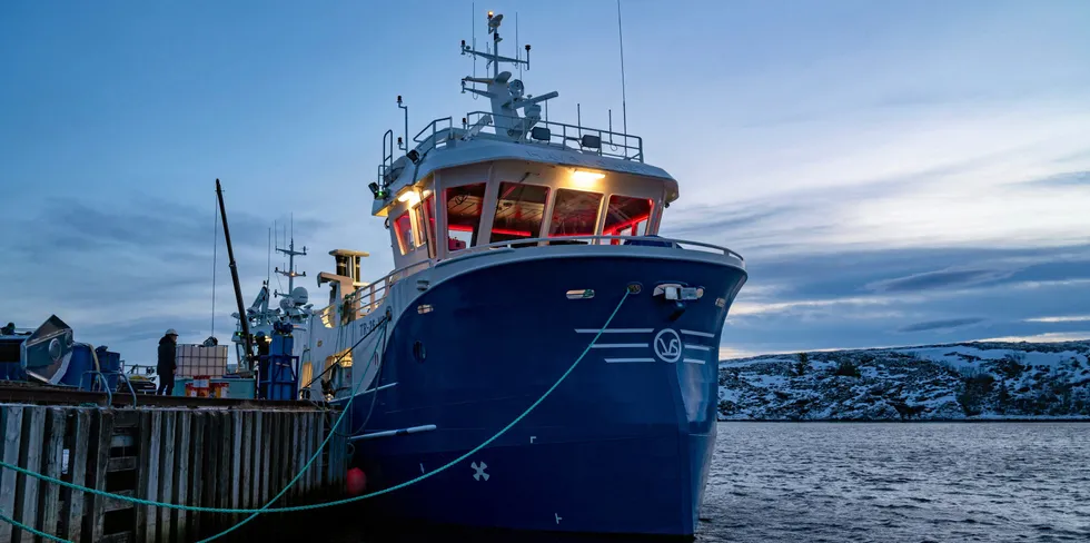 Reder Odd Kristian Myhre på sin båt nummer tre bygget hos Viknaslipen. Den nye båten som måler 14,99 meter skal døpes «Havblomst.