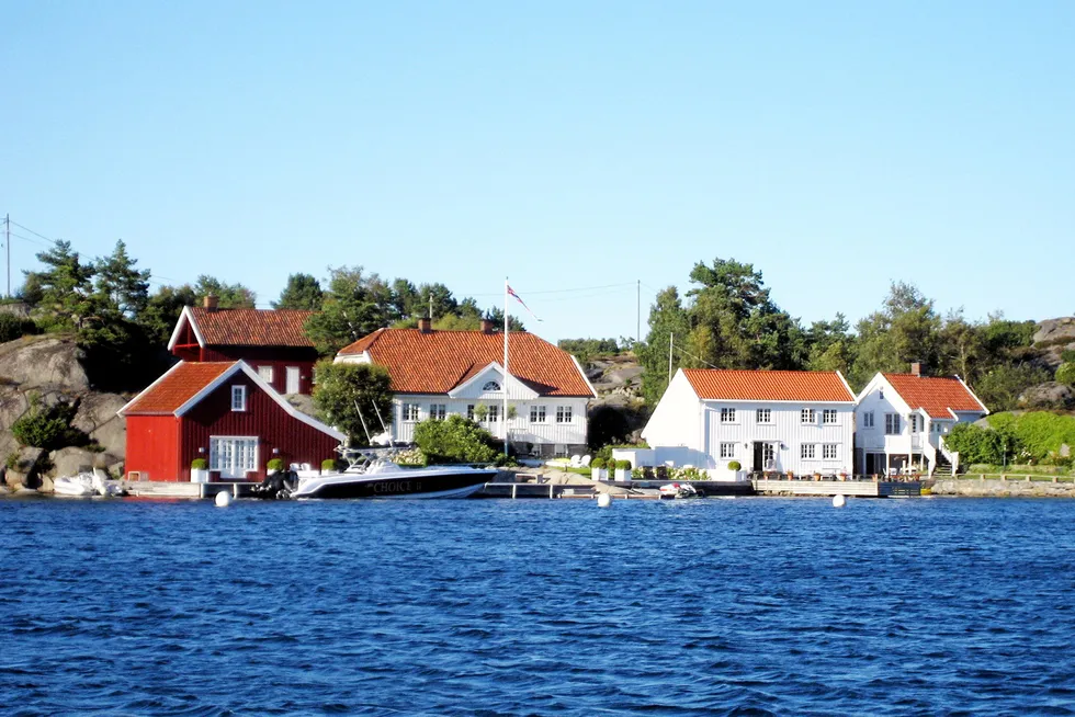 Folk på Sørlandet kan glede seg over flate strømpriser tirsdag. Døgnprisen er 57 øre/kWh. Det er det samme som mandag, men da med store prisvariasjoner gjennom døgnet.