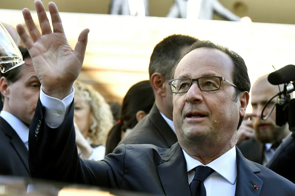 Hollande, som ikke er på gjenvalg, sier hans beste budskap under dette valget er å bruke stemmeretten for å «vise at demokratiet er sterkere enn noe som helst annet». Foto: GEORGES GOBET