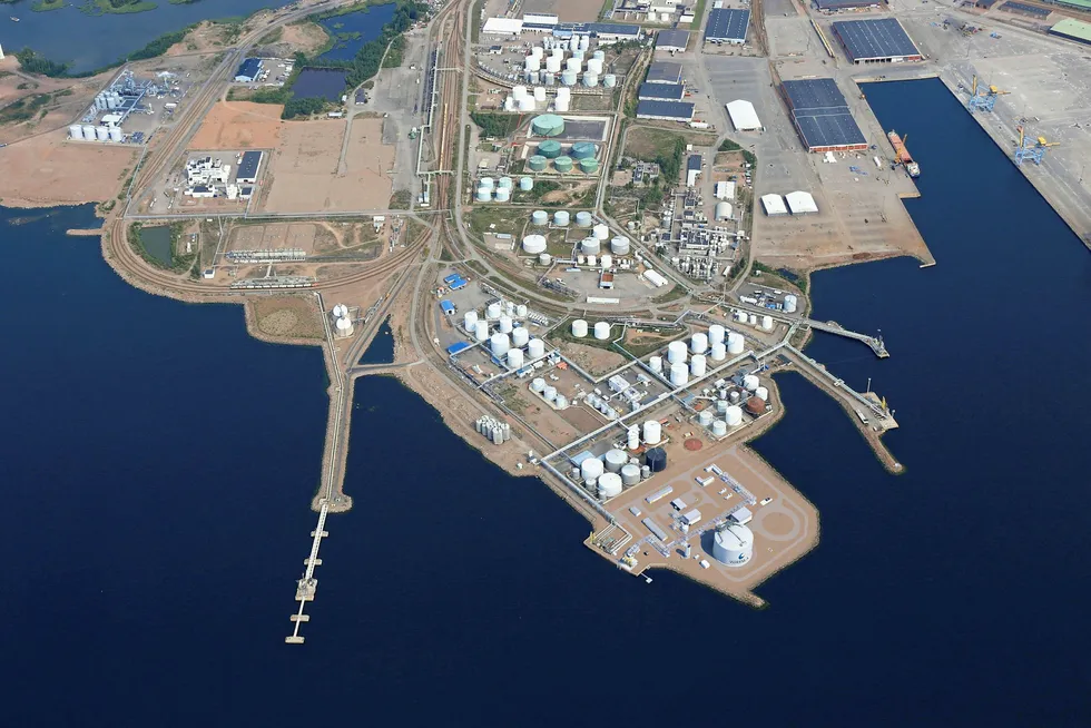 LNG receiving terminal: will be situated at the port of Hamina in Finland