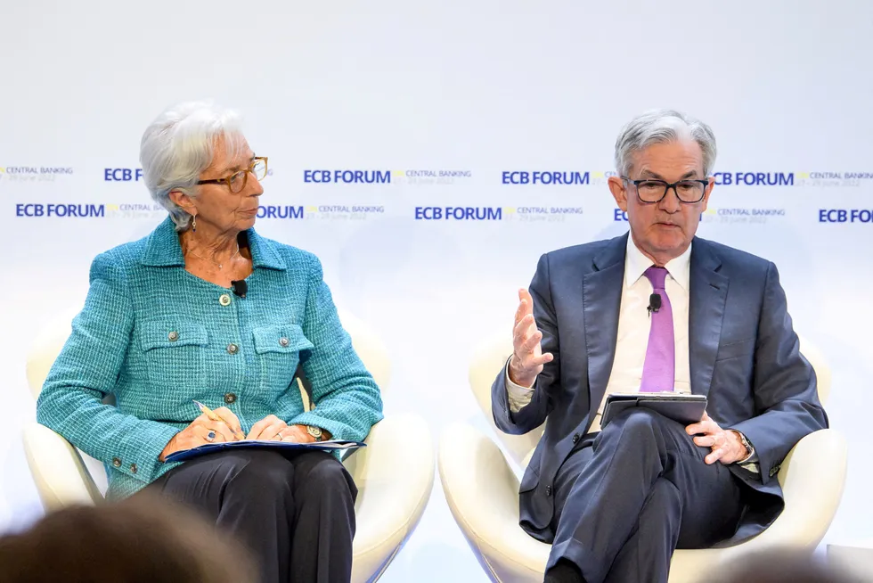Leder av European Central Bank (ECB), Christine Lagarde, og leder for Federal Reserve, Jerome Powell, erkjenner at sentralbankene sliter med å forstå inflasjonen.