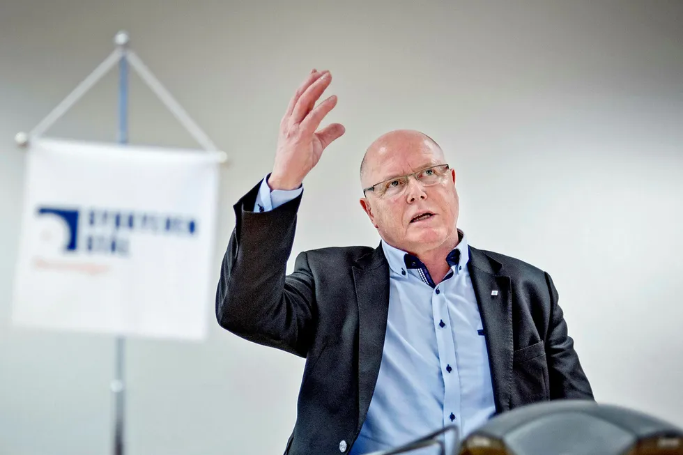 Karl Inge Rekdal, leder av NHOs forum for små og mellomstore bedrifter og toppsjef i selskapet Sykkylven stål, mener det haster med å få kutt i formuesskatten.