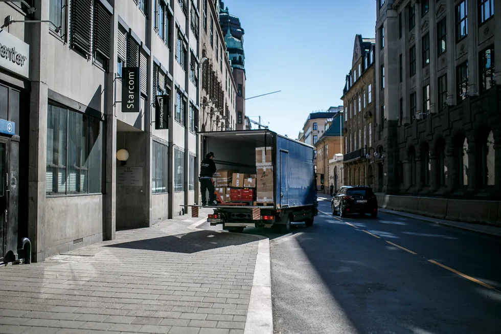 Mange varebiler er i dårlig stand, har overlast eller bruksforbud. Behovet for sterkere regulering er åpenbart, skriver forfatterne. Illustrasjonsfoto.