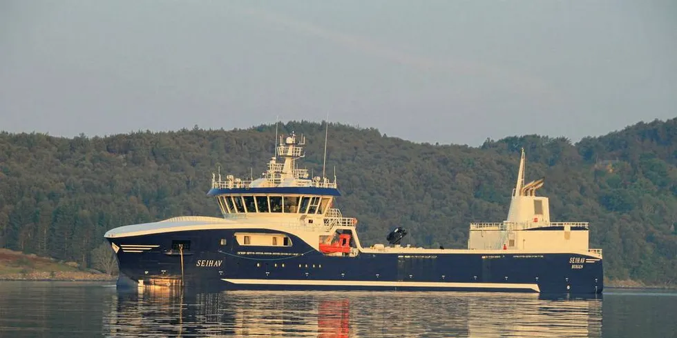 MISVISENDE: Det er mye usikkerhet rundt avlusningsmider, hvordan de brukes og hvor brønnbåter tømmer avlusningsvann. Brønnbåten «Seihav» eies 50 prosent av Lerøy seafood Group. Illustrasjonsfoto: Fitjar Mek. Verksted/Stud