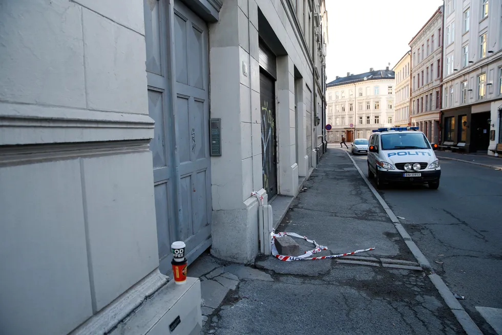 I mai 2013 ble en kvinne drept etter en knivstikking i Fredensborgveien i Oslo. En ung kvinne kjøpte leilighet i nabolaget i fjor og mente selgeren burde opplyst om det utrygge nabolaget og drapet som skjedde for syv år siden og krevde over 250.000 kroner i erstatning av selgerens forsikringsselskap.