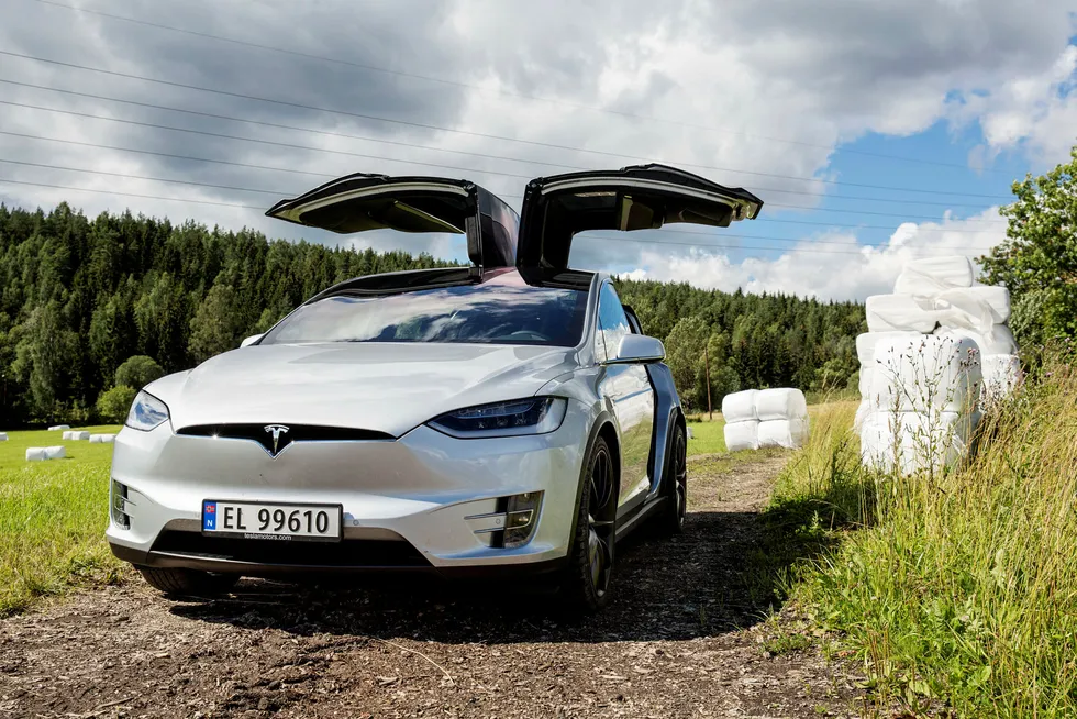 Introduksjonen av Tesla Model X betegnes som en milepæl i Teslas årsberetning. Foto: Fredrik Bjerknes