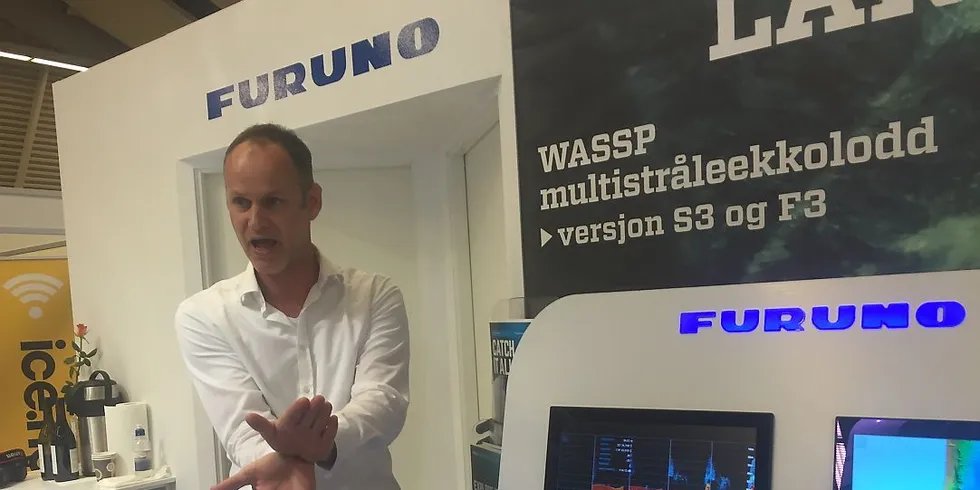Justin Kiel i Wassp Multibeam, som er en del av Furuno-systemet, vil revolusjonere fangstingen med ny teknologi. Foto: Øystein Hage