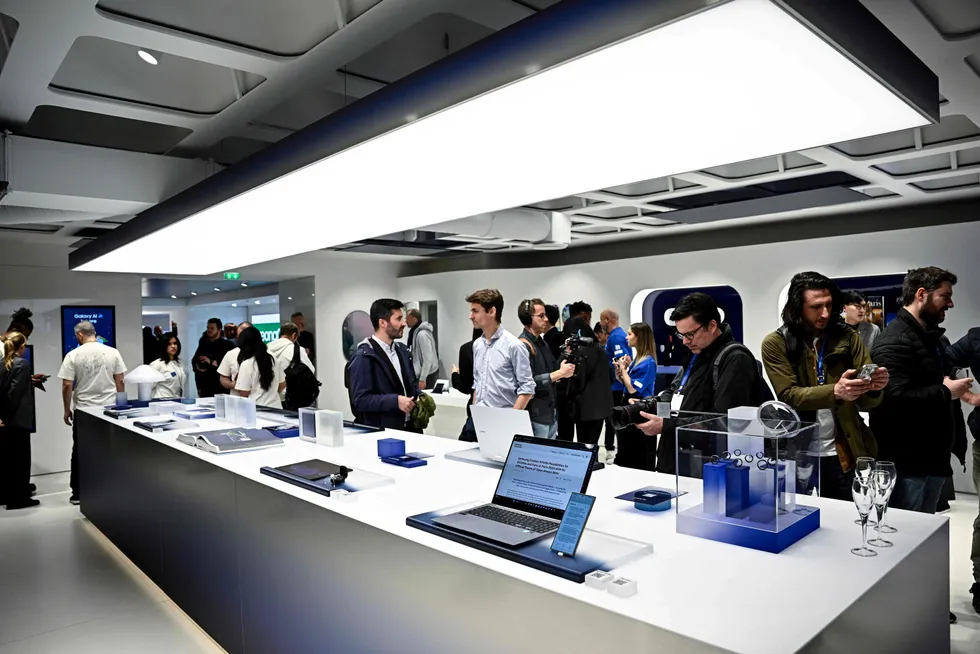 Samsung åpnet Galaxy Innovation Space, designet av den franske arkitekten Jean Nouvel på Champs-Élysées i på mandag. Det sørkoreanske selskaper er offisiell partner for de olympiske sommerleker i Paris.