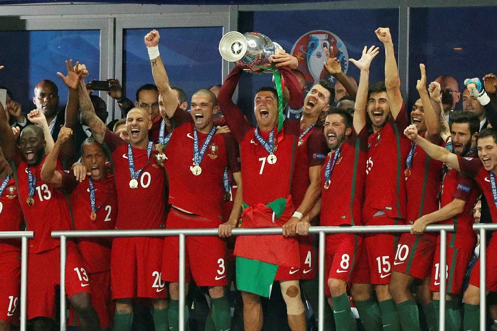 I 2016 kunne Portugal slippe jubelen løs for seier i fotball-EM. Om de klarer å forsvare tittelen må vi imidlertid vente til 2021 for å finne ut.