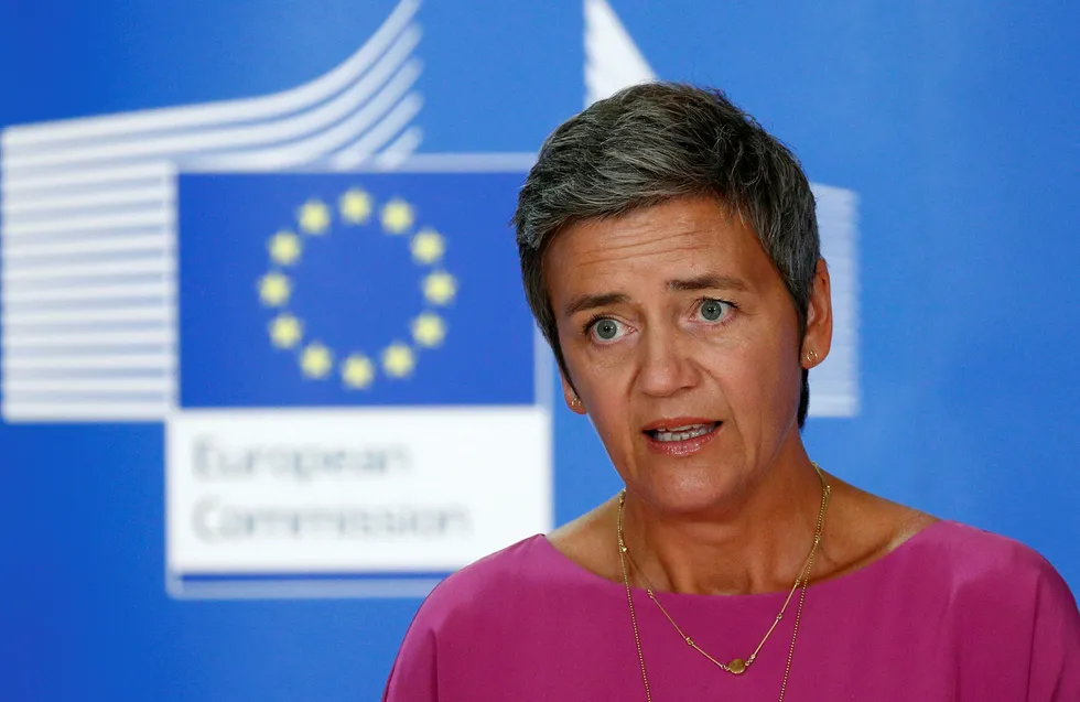 EUs konkurransekommissær, Margrethe Vestager undersøker om bilprodusenter har inngått en hemmelig kartellavtale.
