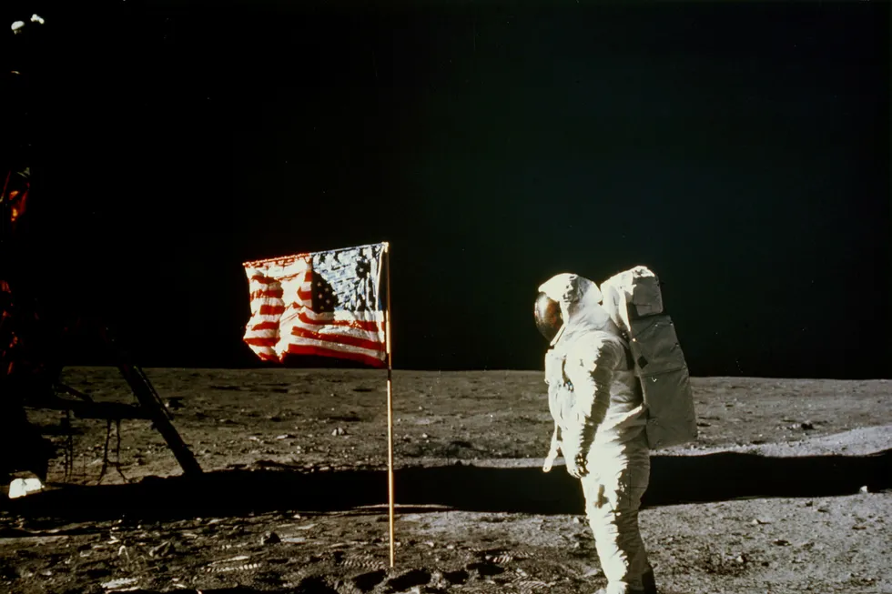 På tur igjen? «Buzz» Aldrin planter det amerikanske flagget på Månen, 20. juli 1969. Få amerikanere mener en ny utflukt er høyest prioriterte romfartsmål.