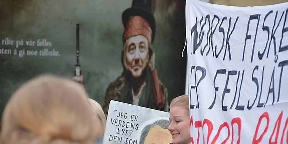 Kystaksjonen med punktdemonstrasjon utenfor Stortinget i fjor. Foto: Einar Lindbæk.