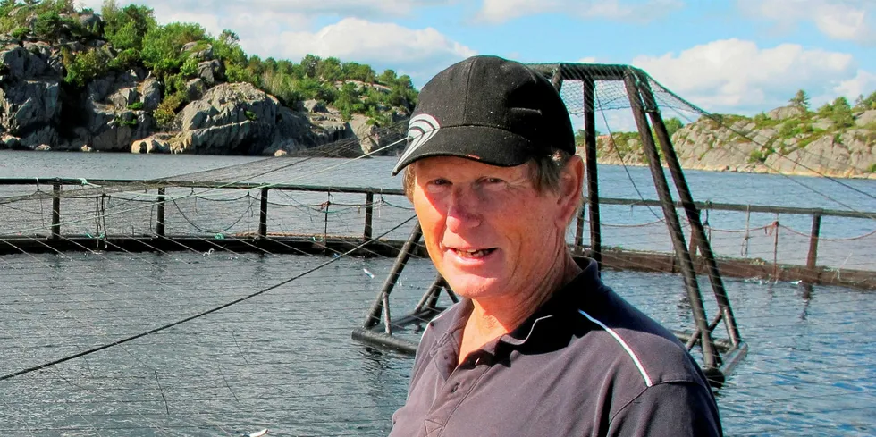 Lakseoppdretter Karl Olaf Jørgensen i Hellesund Fiskeoppdrett.