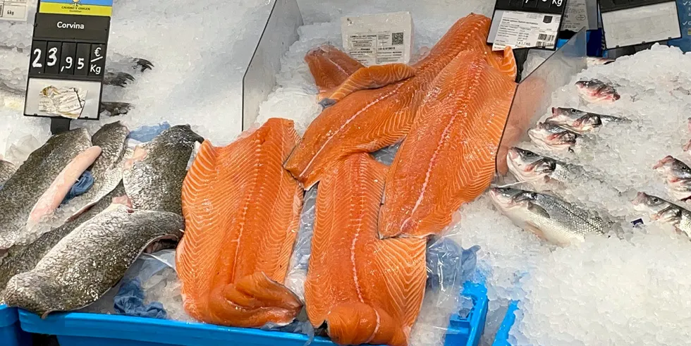 Laks i spansk fiskedisk.