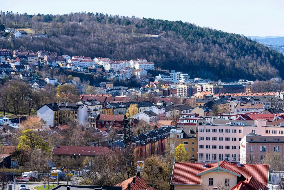 Oslo har bare rett i overkant av 7000 tomter klare for utbygging, ifølge interesseorganisasjonen OMA. Samtidig opererer Plan- og bygningsetaten i Oslo med at 27.000 ferdigregulerte boliger kan bygges ut i hovedstaden.