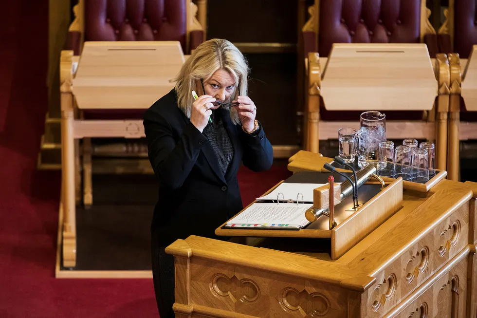 Kommunalminister Monica Mæland vil ha flere kommunesammenslåinger. Foto: Per Thrana