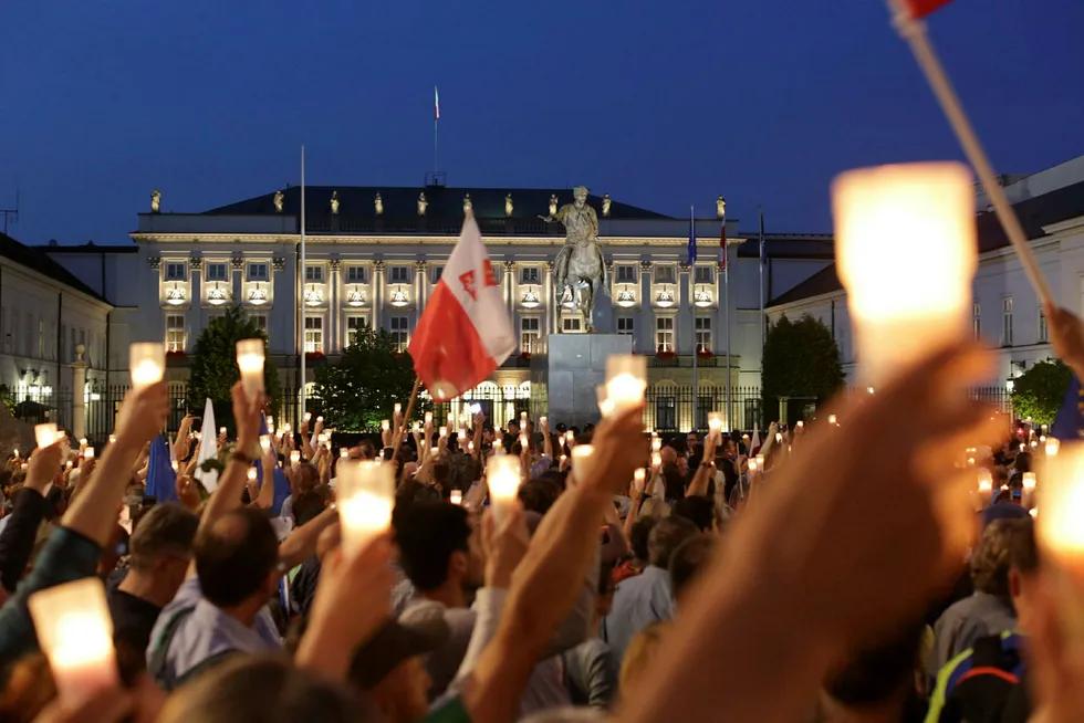 Reformene har skapt store protester i Polen. Foto: AGENCJA GAZETA / REUTERS SCANPIX