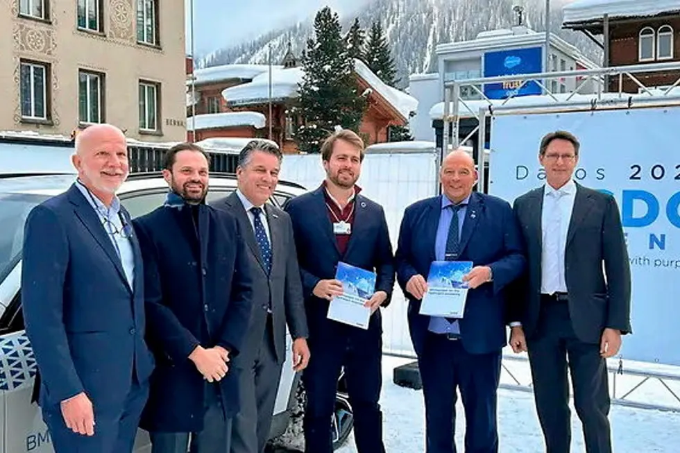 The new VDE white paper was presented on the fringes of the World Economic Forum in Davos. From left to right: Erik Schäfer, family investor; Rudolf Hilti, President The System Change Foundation; VDE President Alf Henryk Wulf; Frederic Hoffmann, Co-Founder Racine Production SA; Burkhard Holder, VDE; Prof. Dr. Christopher Hebling, Director International Fraunhofer-Institute Solar Energy Systems