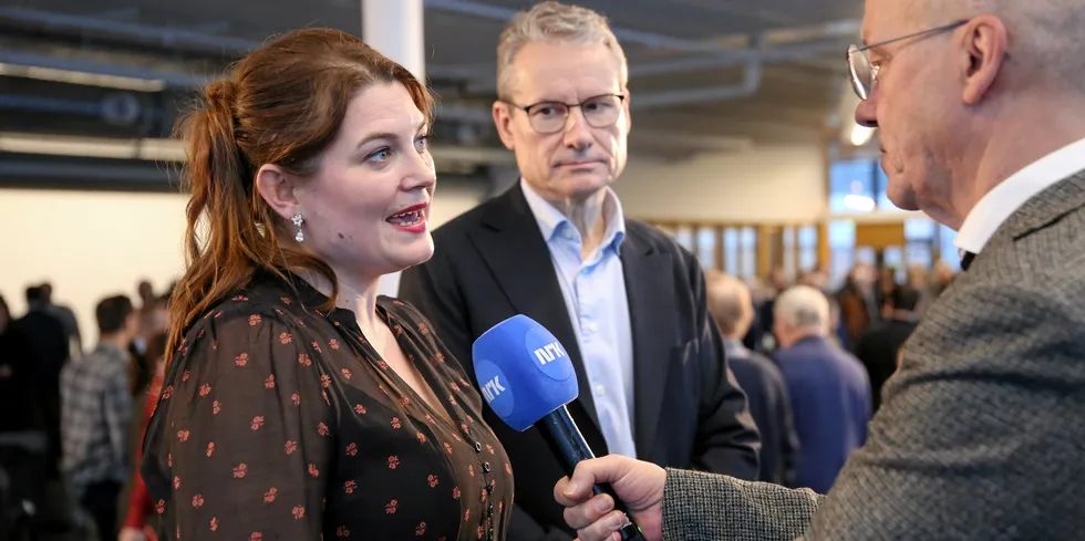 Det var stort medieoppbud da fiskeri- og havminister Cecilie Myrseth presenterte kvotemeldingen i Tromsø 12. januar 2024. Artikkelforfatter Olve Grotle (H) i midten.