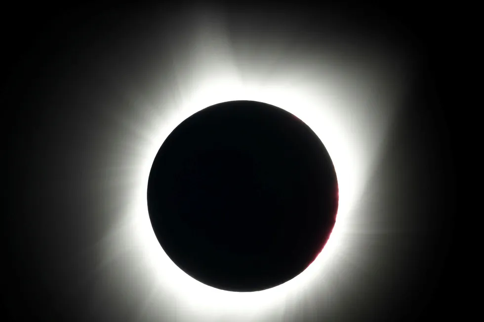 Solformørkelsen, her sett fra Redmond i Oregon. Foto: Ted S. Warren/AP Photo