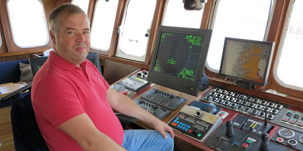 Alle gode ting er ikke tre for reder Arild Sekkingstad som atter en gang har fått nei til å bruke «Oma» som utskiftingsfartøy i forbindelse med bygging av et nytt kystfartøy.