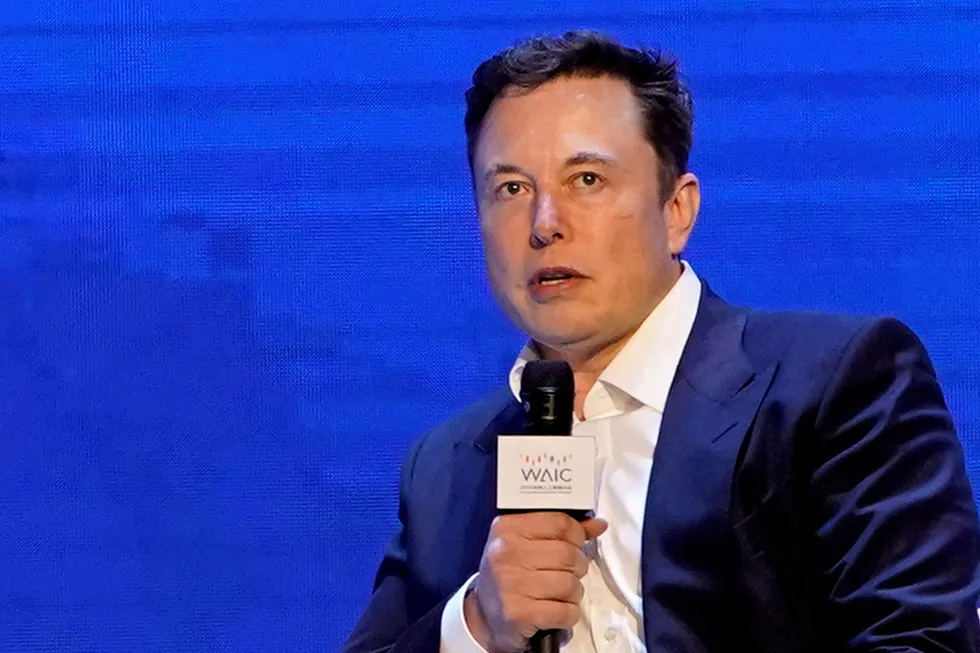 Elon Musk kjøpte Twitter høsten 2022. Han har satt i gang store endringer, både i retningslinjer og forretningsmodellen. Det er en god idé for norsk politi å basere kommunikasjonen sin på en annen plattform i fremtiden, mener DN.