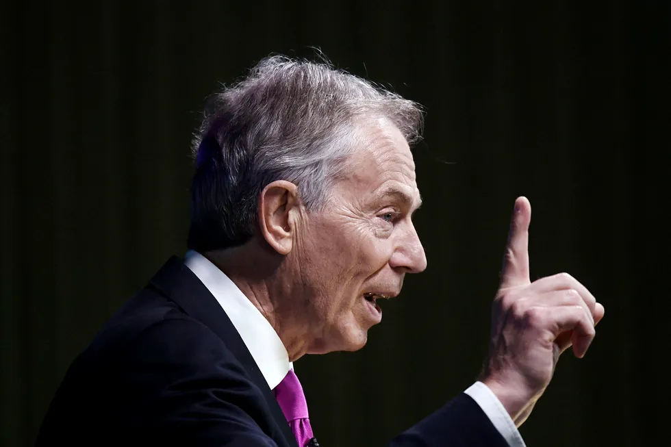 Tidligere statsminister i Storbritannia Tony Blair oppfordret nylig britiske velgere til å revurdere EU-utmeldelsen. Foto: Toby Melville/Reuters/NTB scanpix