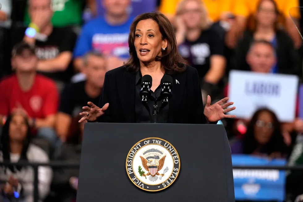 Kamala Harris på valgkamp i Michigan. Hun begynner å få dårlig tid.