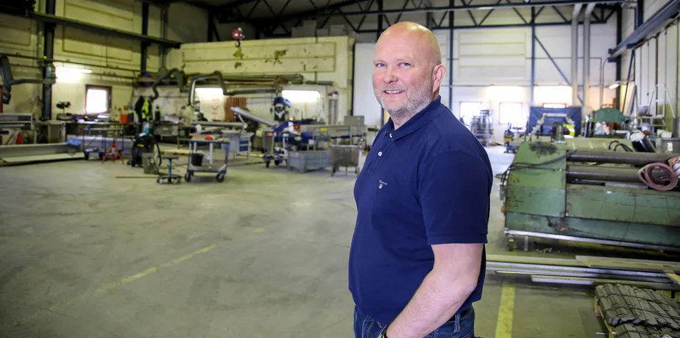 SMITTE: Daglig leder ved Melbu Systems, Einar Roger Pettersen, måtte stenge ned produksjonen da en ansatt testet positivt for koronavirus sist torsdag.