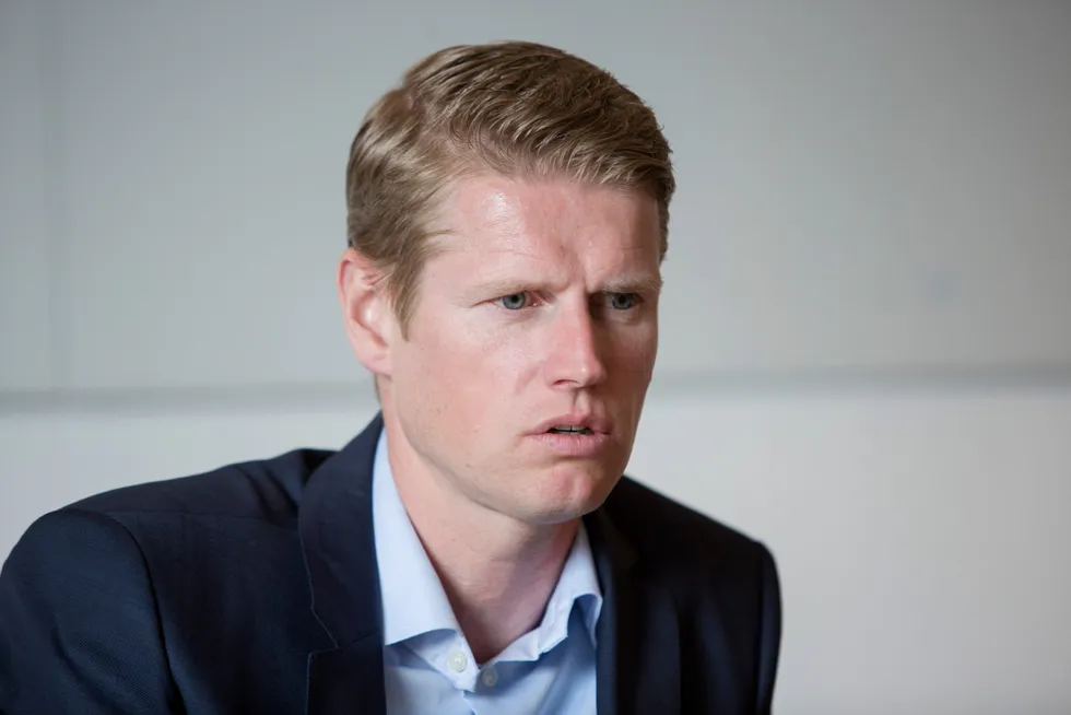 Investor Ole Petter Kjerkreit retter kraftig kritikk mot meglerhusene etter Finanstilsynets Euronext Growth rapport.