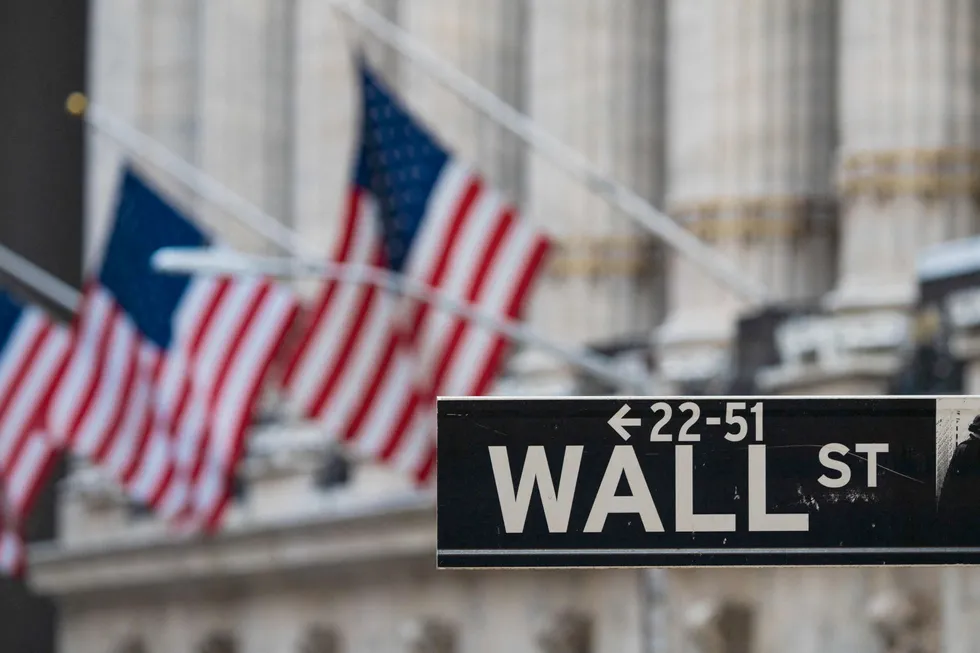Wall Street-skiltet ved New York Stock Exchange (NYSE).