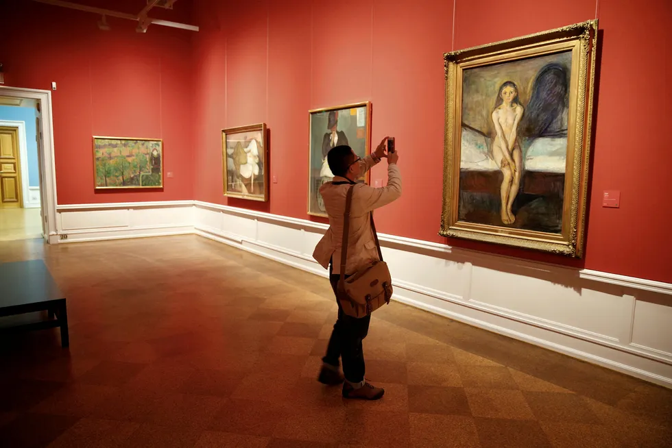 Forskeren Siv Rebekka Runhovde ved Politihøgskolen har satt det norske kunstmarkedet under lupen og publiserer i første omgang en vitenskapelig artikkel om handel med Edvard Munchs kunst.