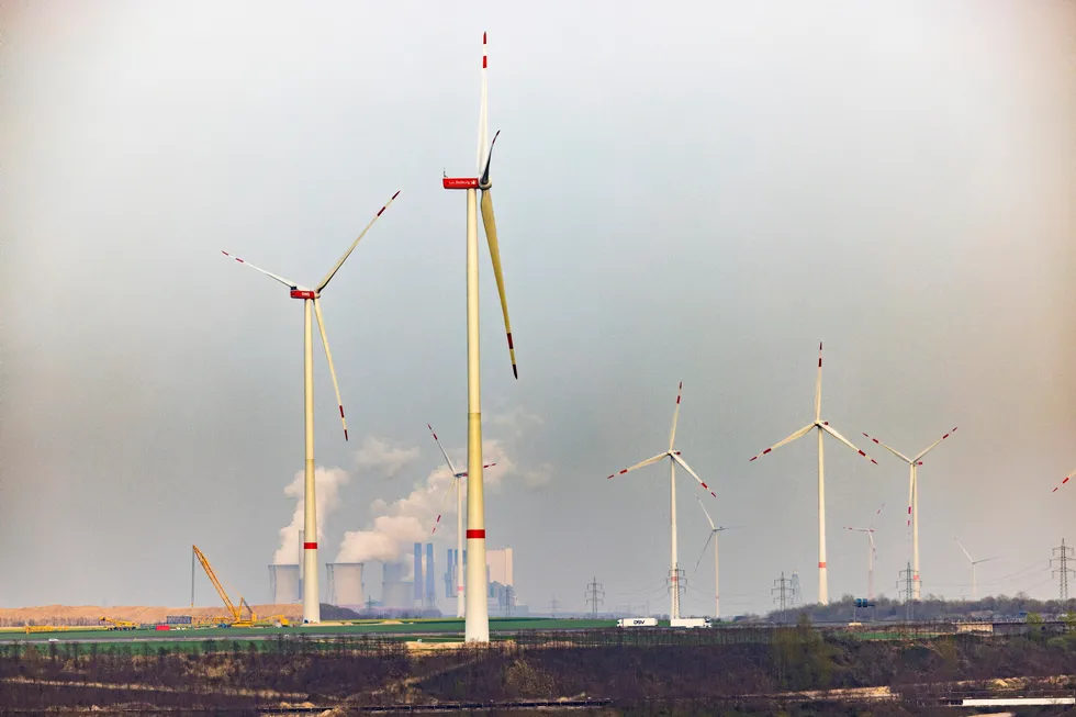 Medlemslandene i EU har ansvar for å nå klimamålene og for egen energipolitikk, skriver Kjell Roland. Bildet er fra Garzweiler nær Köln i Tyskland.